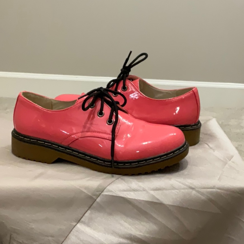Bubble gum pink patent Lady Godiva Oxford lace up